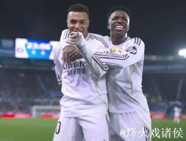 阿隆索长记性了!重用皇马24岁巨星+2场进2球,居莱尔又首发被换 阿隆索长记性了!重用皇马24岁巨星+2场进2球,居莱尔又首发被换