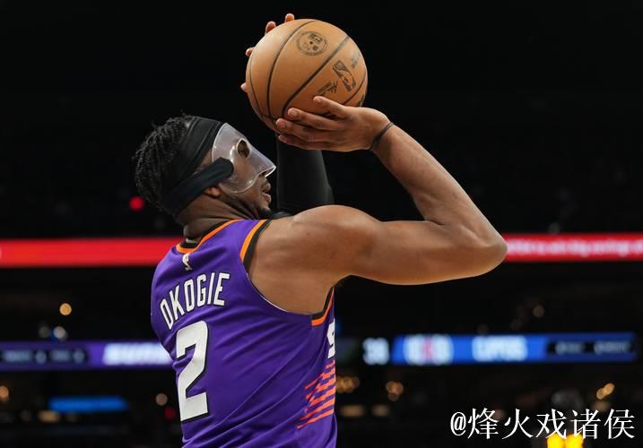 奥科吉第三节6投5中,三分1中1单节贡献11分3篮板 奥科吉第三节6投5中,三分1中1单节贡献11分3篮板