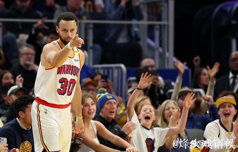 库里8记三分狂砍30+10 勇士大胜76人重返西部第九 库里8记三分狂砍30+10 勇士大胜76人重返西部第九